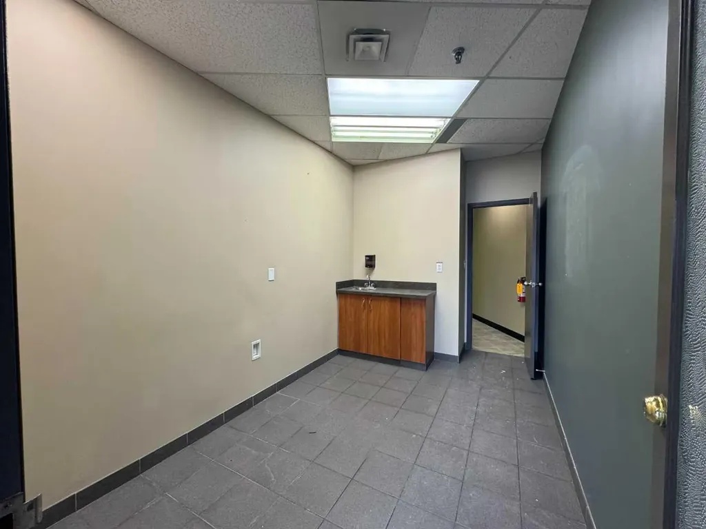 523 Woodpark Boulevard SW Calgary AB T2W 4J3