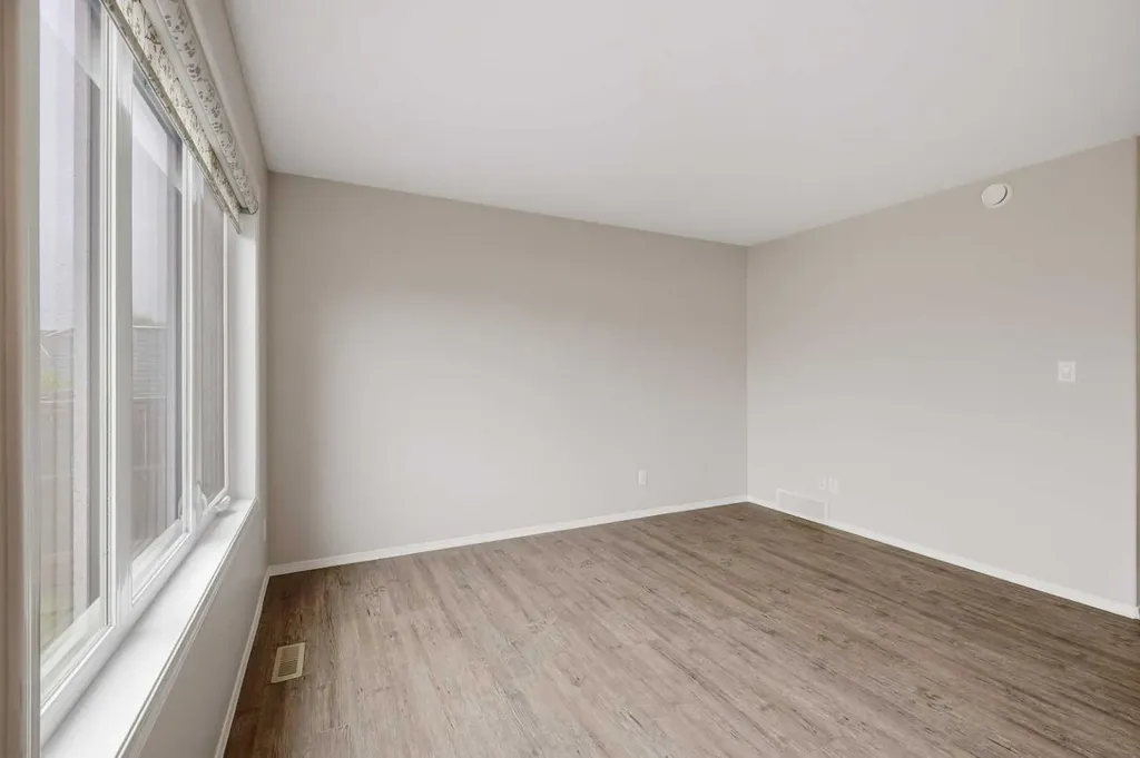 27 Windermere Close Red Deer AB T4N 2J8