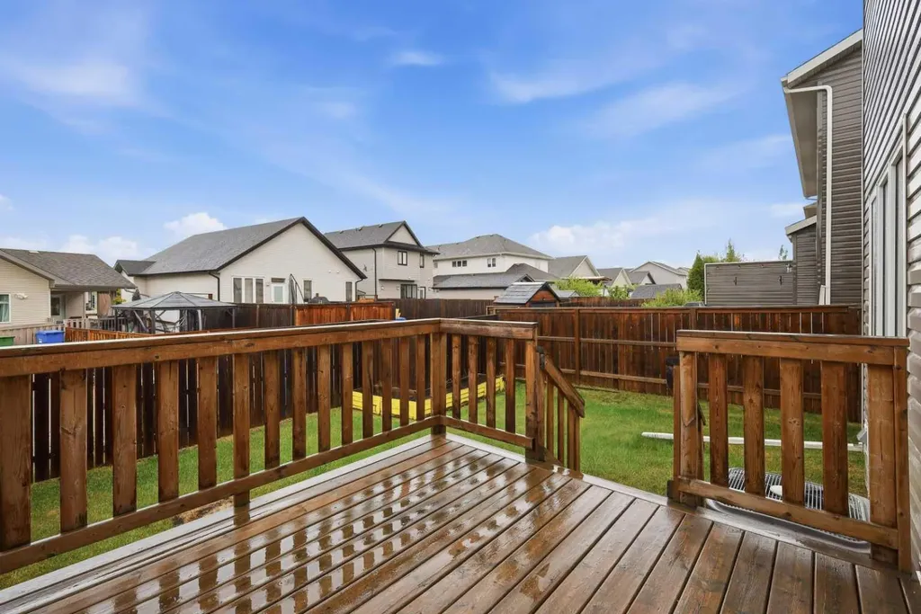 27 Windermere Close Red Deer AB T4N 2J8