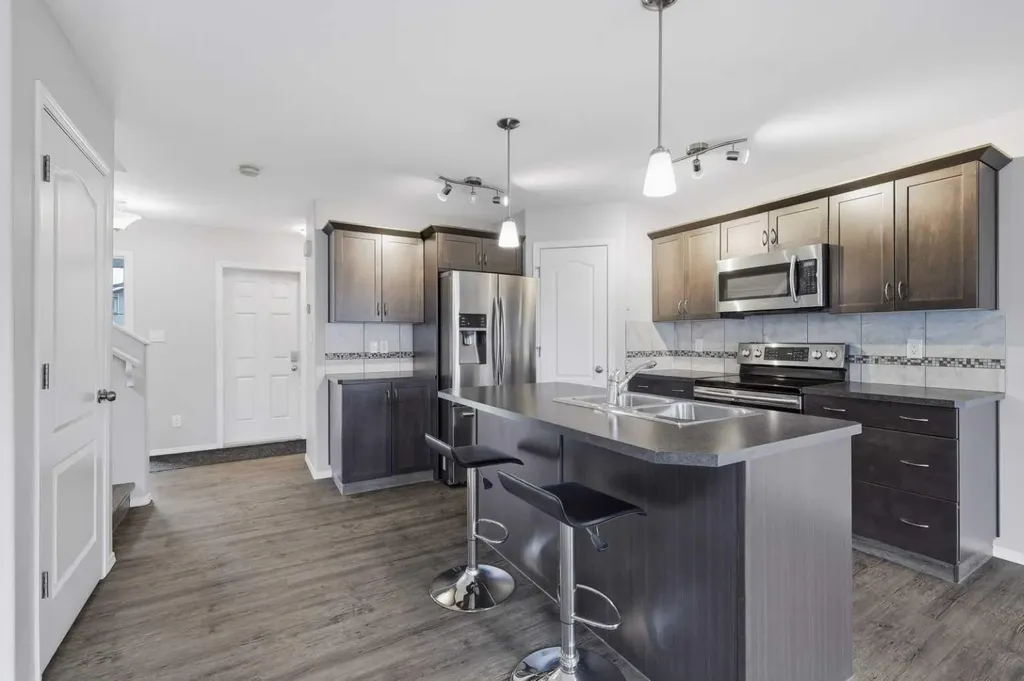 27 Windermere Close Red Deer AB T4N 2J8