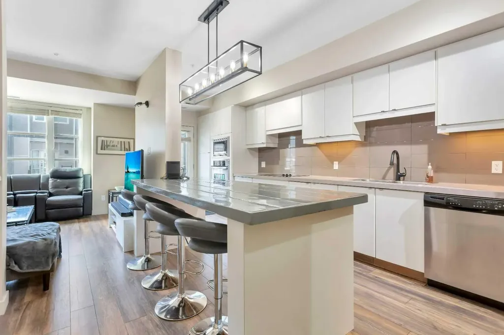 2660 22 Street Red Deer AB T4R 0K1
