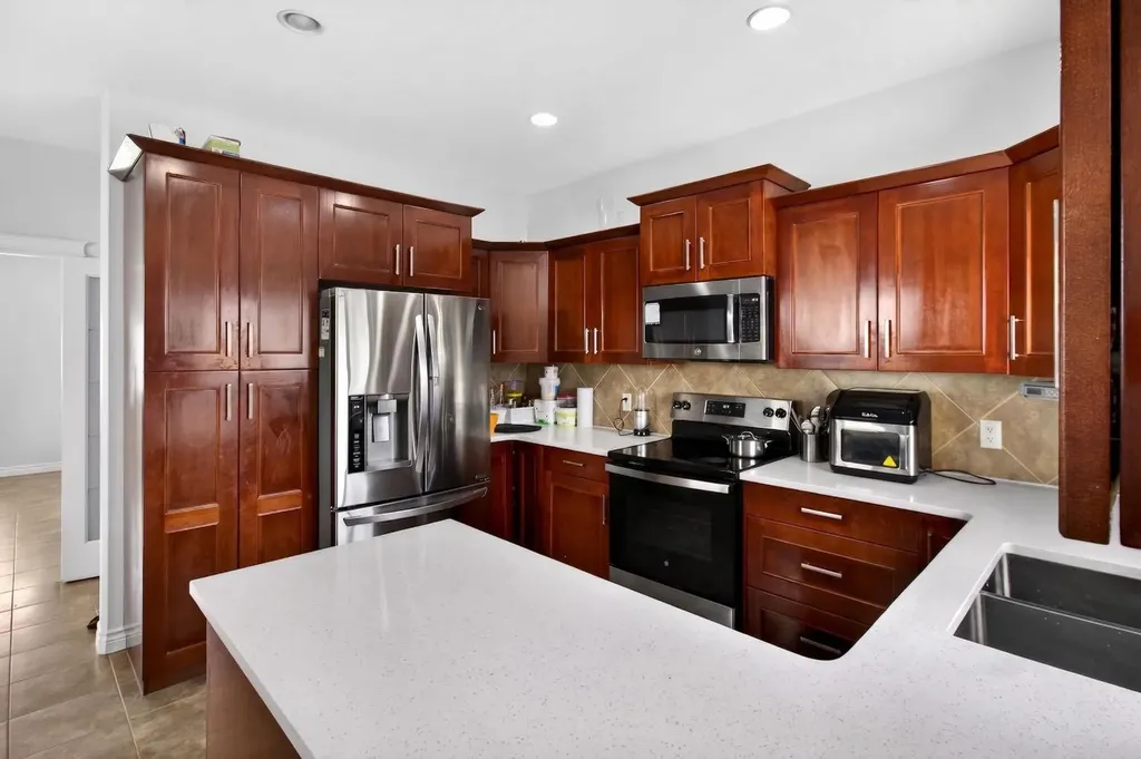 128 Juniper Street Fort Mcmurray AB T9K 0M8