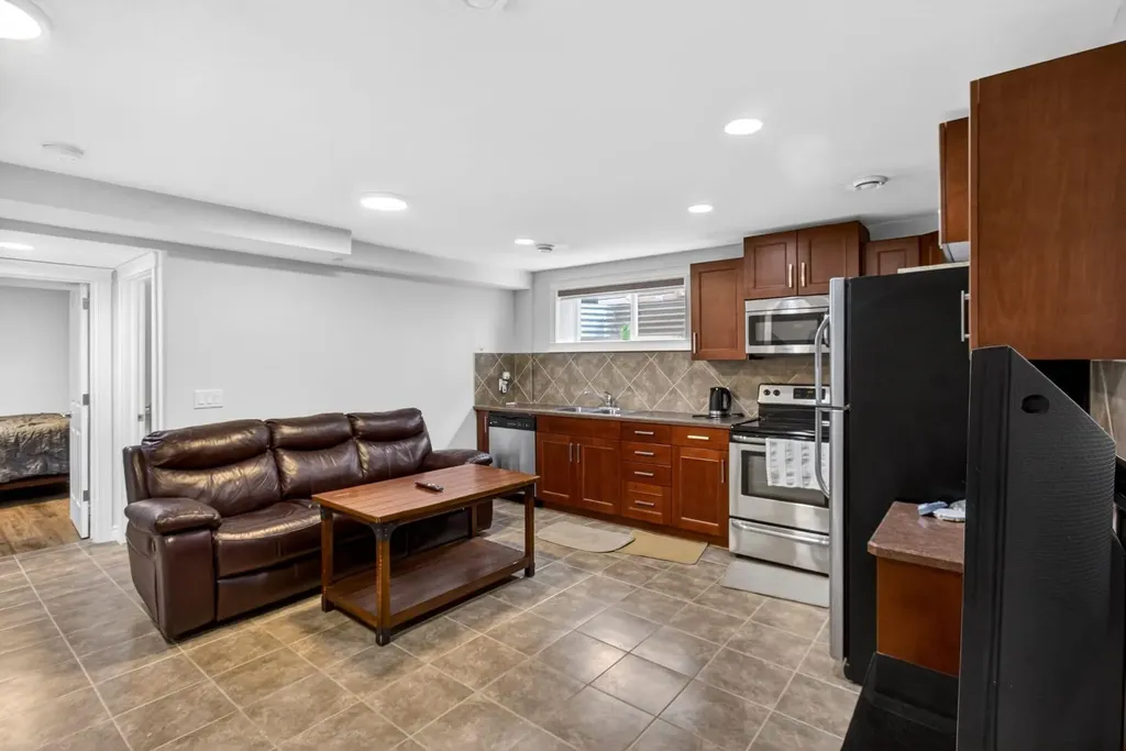 128 Juniper Street Fort Mcmurray AB T9K 0M8