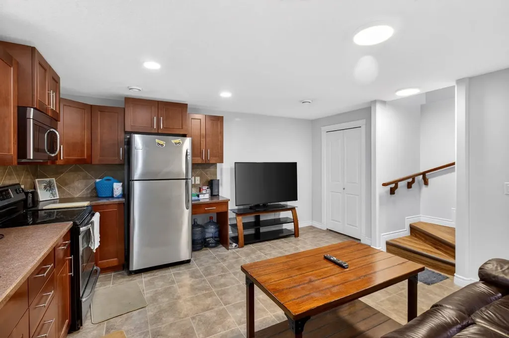 128 Juniper Street Fort Mcmurray AB T9K 0M8