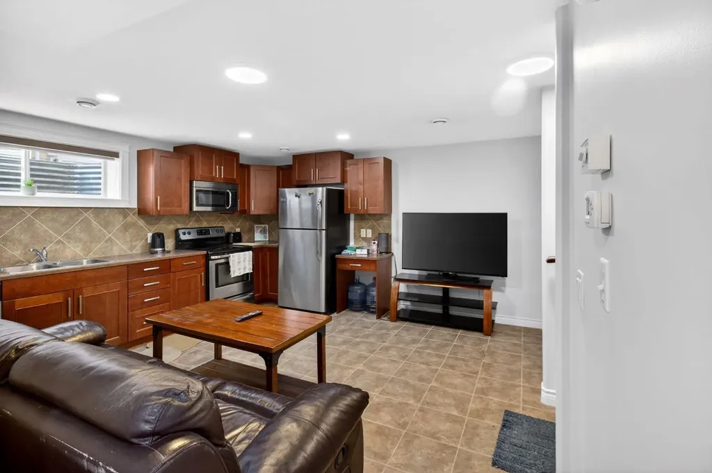 128 Juniper Street Fort Mcmurray AB T9K 0M8