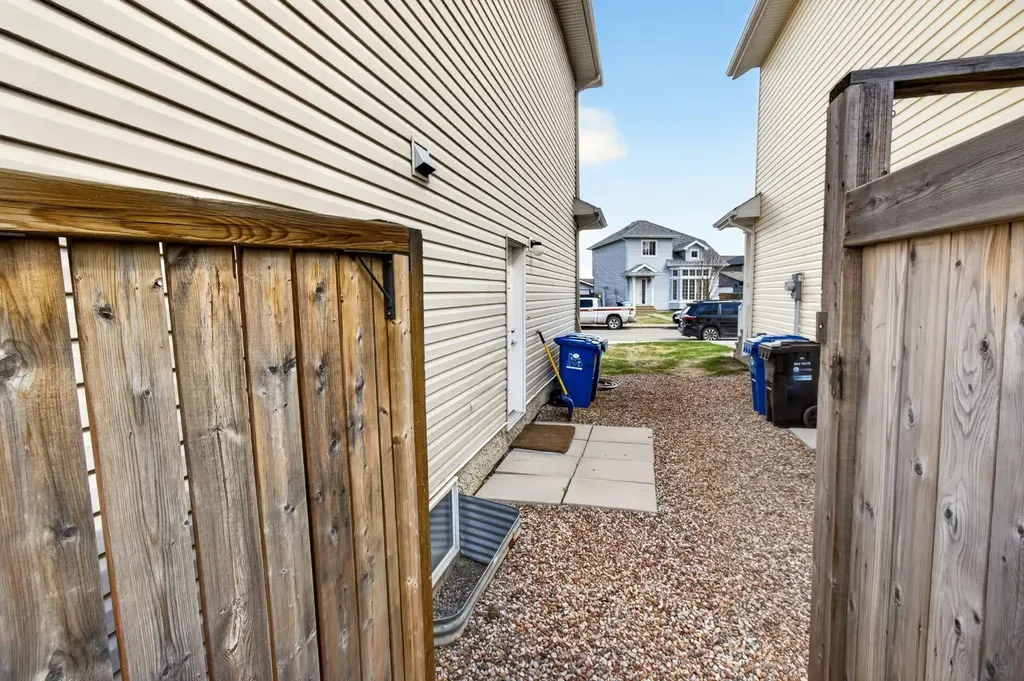 128 Juniper Street Fort Mcmurray AB T9K 0M8