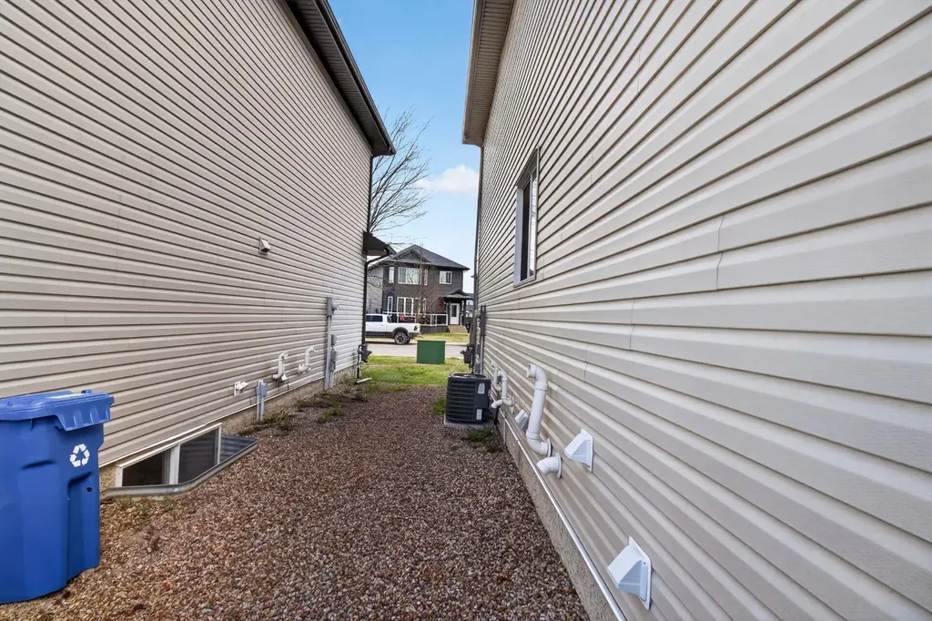 128 Juniper Street Fort Mcmurray AB T9K 0M8