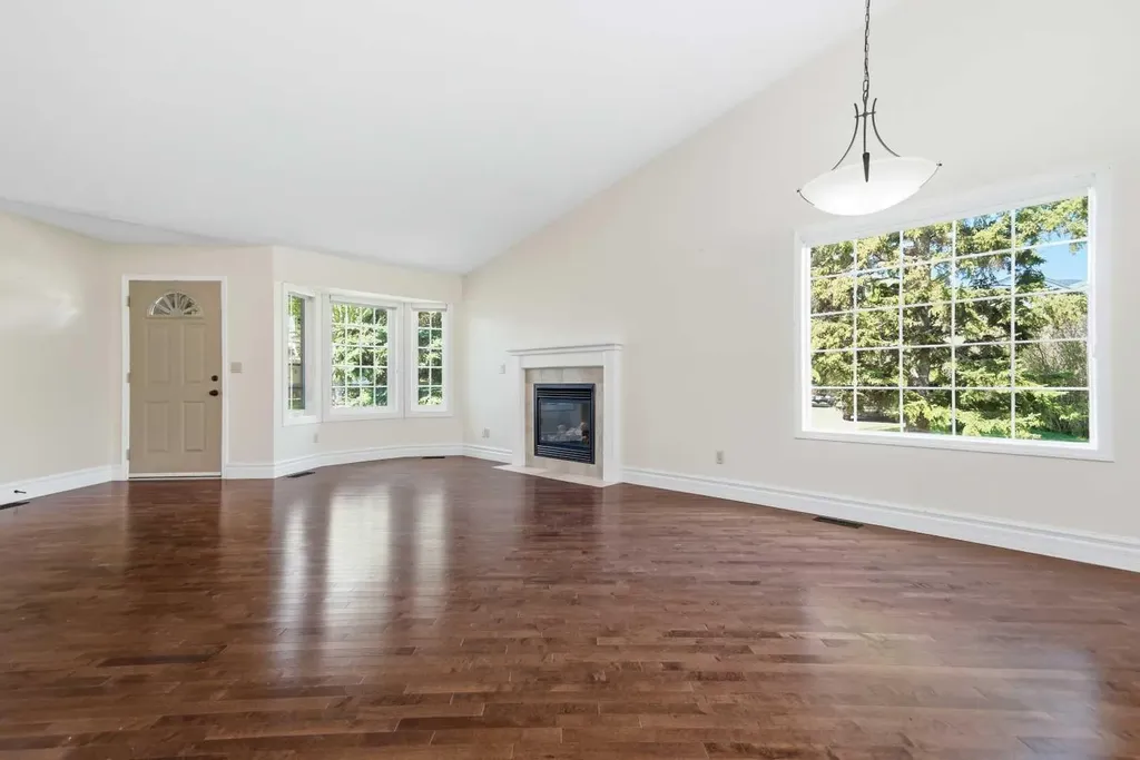 4700 Fountain Drive Red Deer AB T4N 6W4