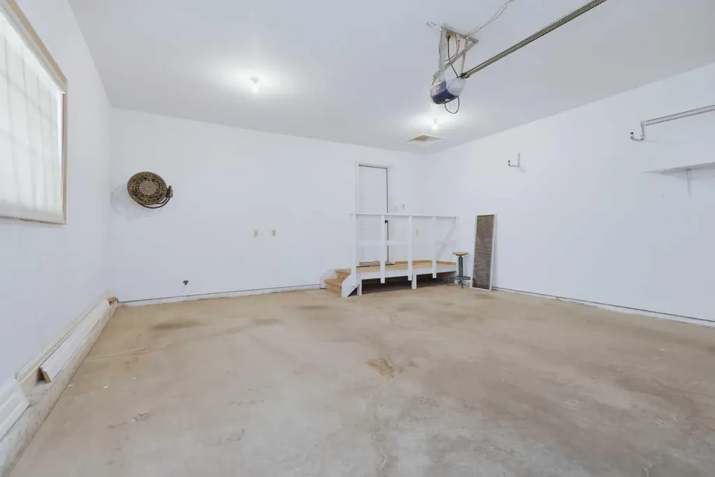 4700 Fountain Drive Red Deer AB T4N 6W4