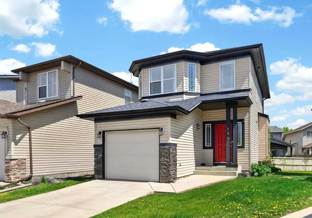 194 Everoak Gardens SW Calgary AB T2Y 0C6