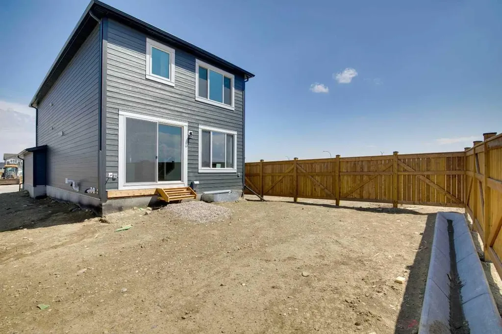 43 Verdure Gate SW Calgary AB T2Y 1C4