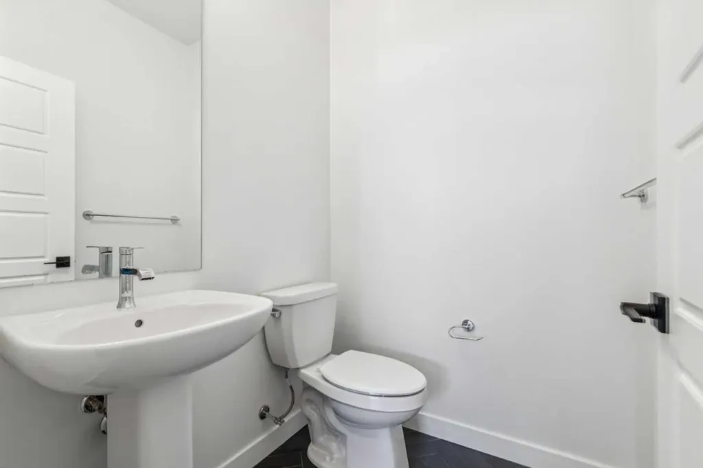 43 Verdure Gate SW Calgary AB T2Y 1C4