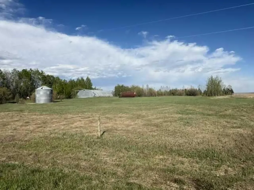 82125 Rr 203 Rural Northern Sunrise County AB T8S1S4
