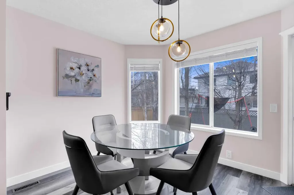 6 Douglas Woods Bay SE Calgary AB T2Z 3A1