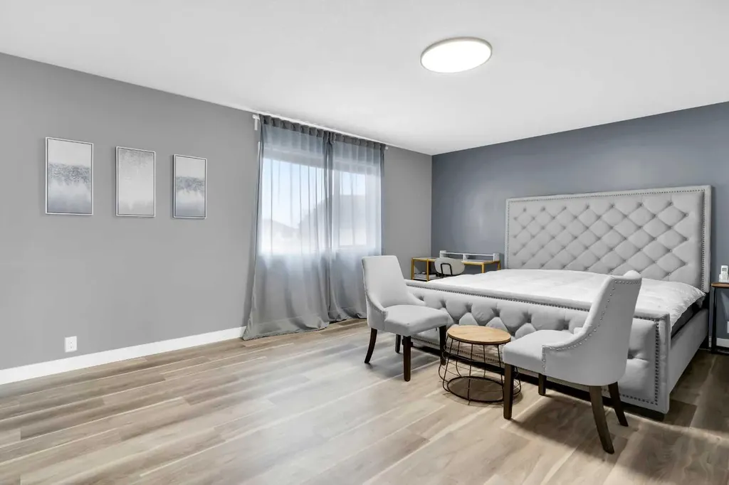 6 Douglas Woods Bay SE Calgary AB T2Z 3A1