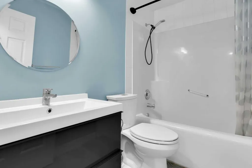 6 Douglas Woods Bay SE Calgary AB T2Z 3A1