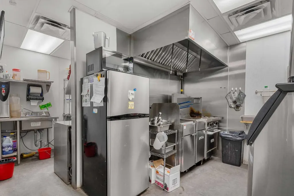 1851 Sirocco Drive SW Calgary AB T3H 4R5
