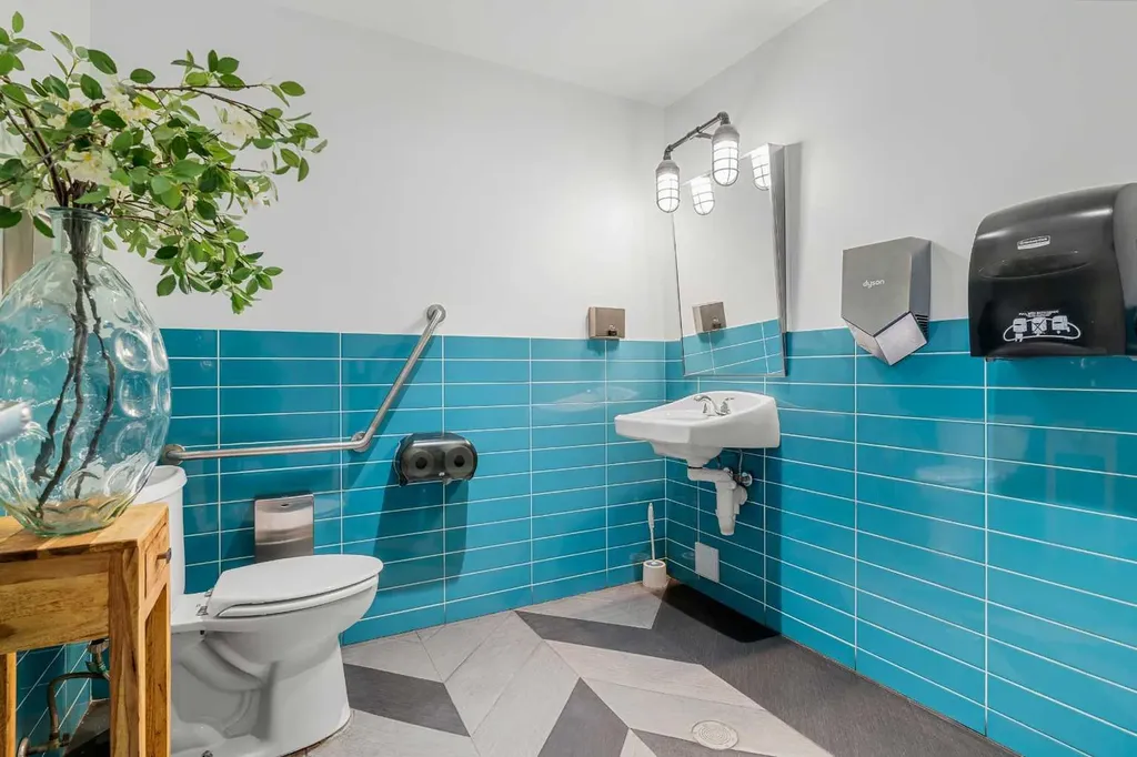 1851 Sirocco Drive SW Calgary AB T3H 4R5