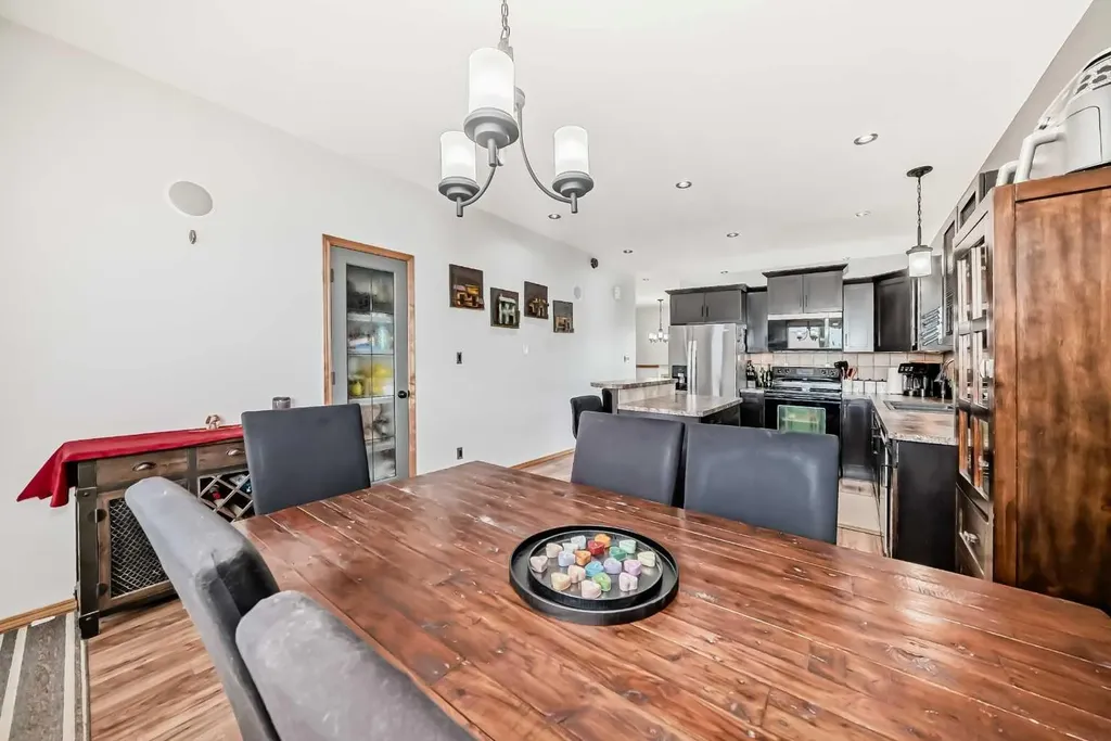 28 Bowman Circle Sylvan Lake AB T4S 0H9