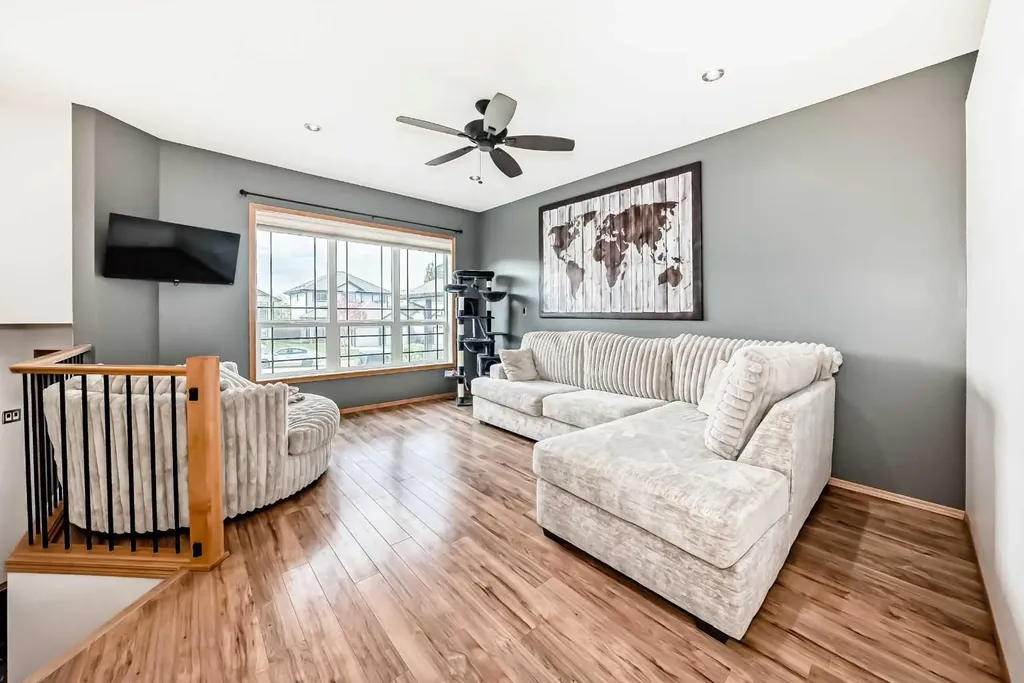 28 Bowman Circle Sylvan Lake AB T4S 0H9