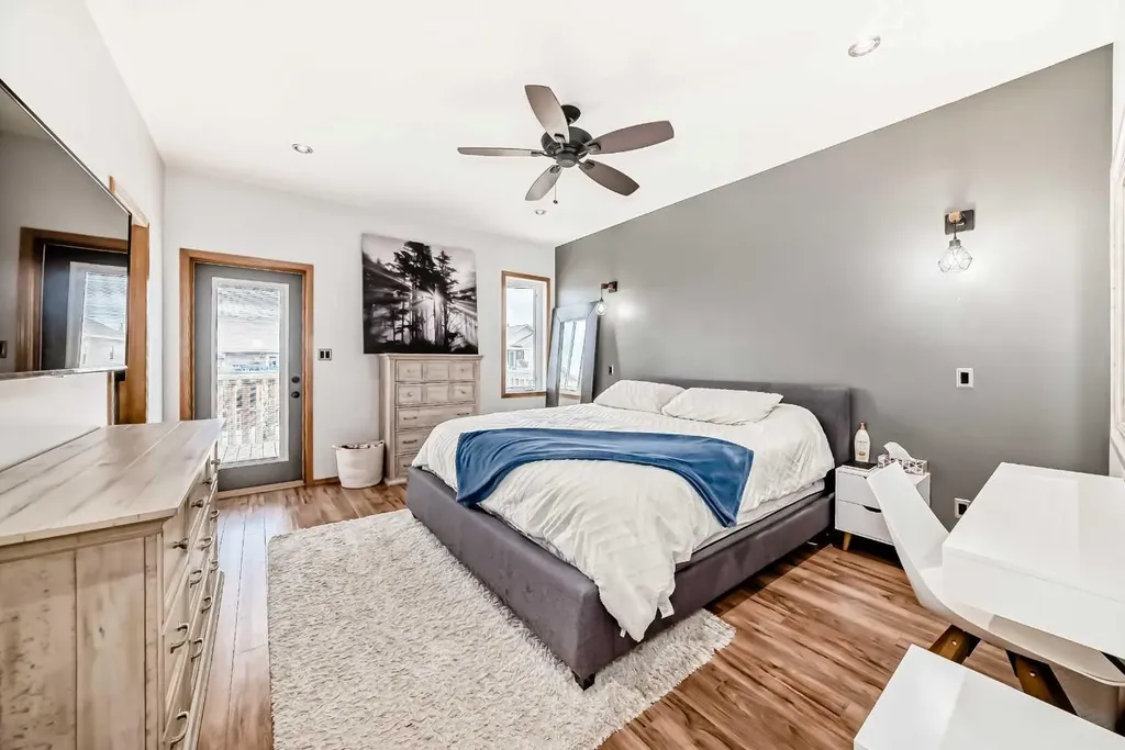 28 Bowman Circle Sylvan Lake AB T4S 0H9
