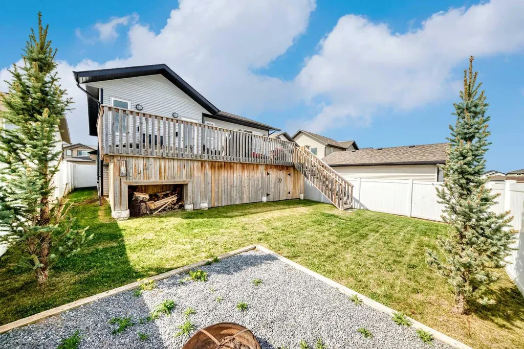 28 Bowman Circle Sylvan Lake AB T4S 0H9