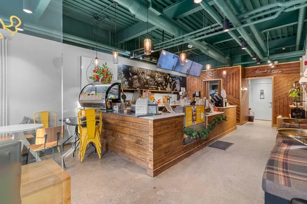 816A 16 Avenue SW Calgary AB T2R 0S9