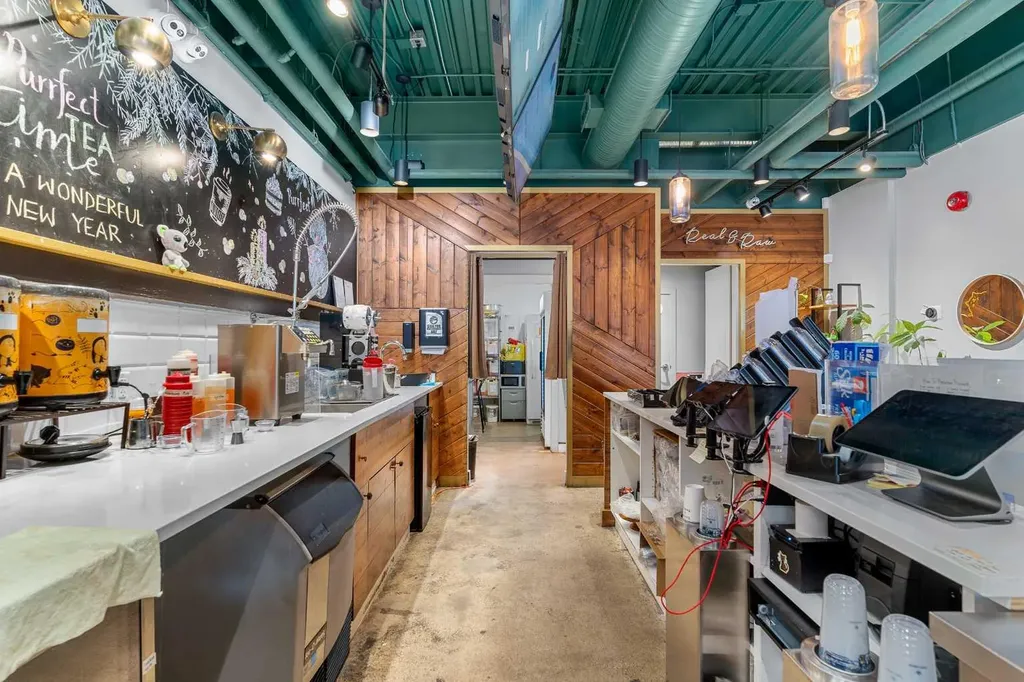 816A 16 Avenue SW Calgary AB T2R 0S9