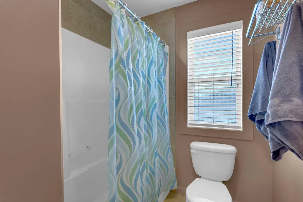 8 Elmont Court SW Calgary AB T3H 5Z8