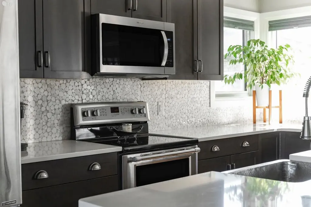 121 Roy Lane Fort Mcmurray AB T9J 1L9