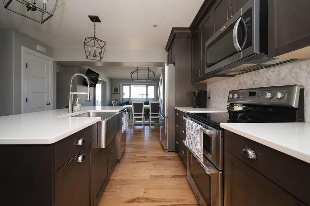 121 Roy Lane Fort Mcmurray AB T9J 1L9