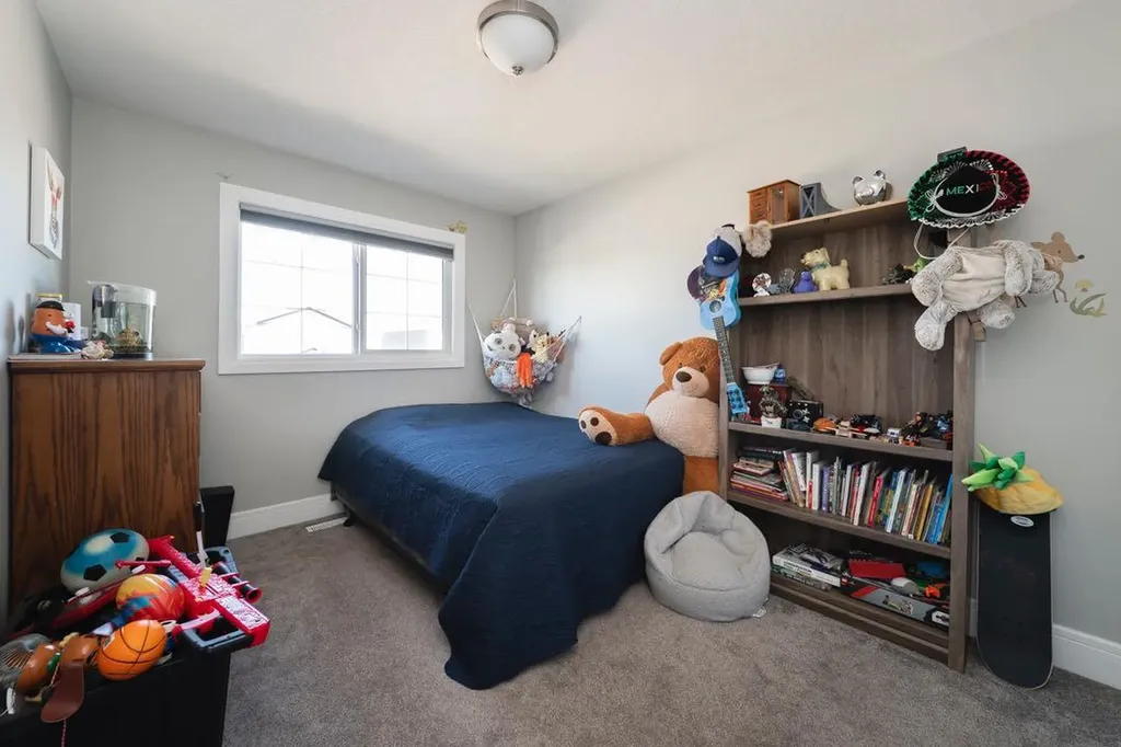 121 Roy Lane Fort Mcmurray AB T9J 1L9
