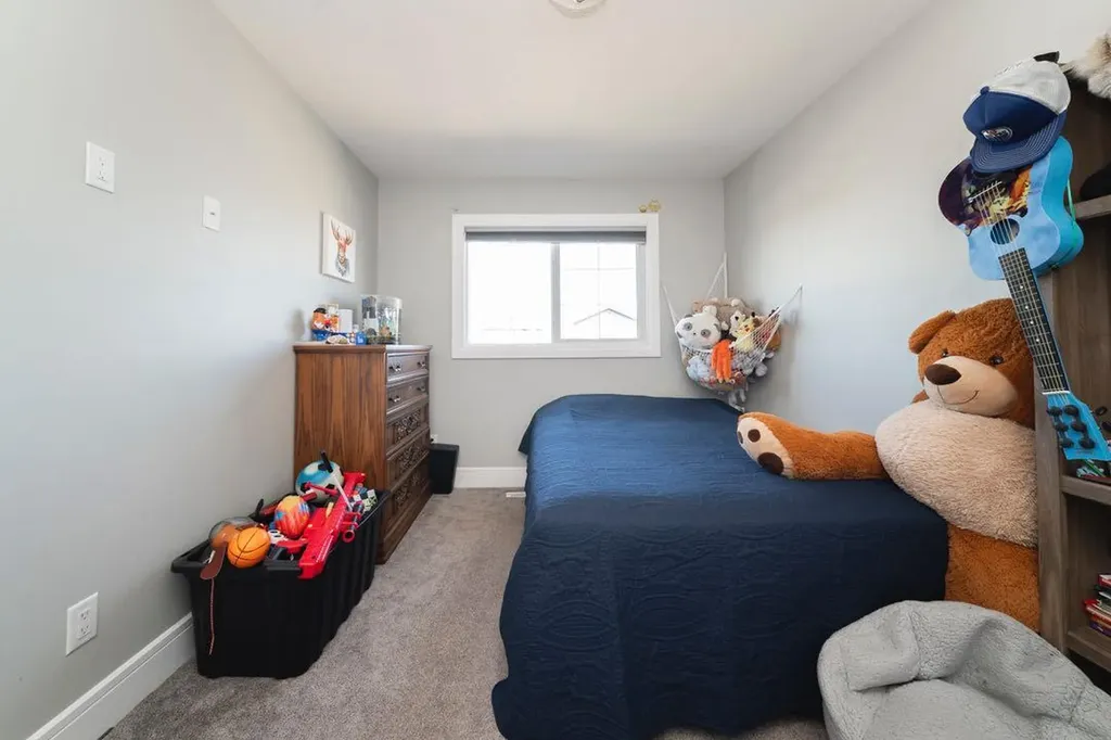 121 Roy Lane Fort Mcmurray AB T9J 1L9