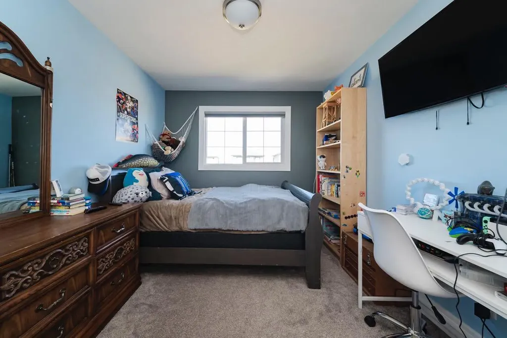 121 Roy Lane Fort Mcmurray AB T9J 1L9