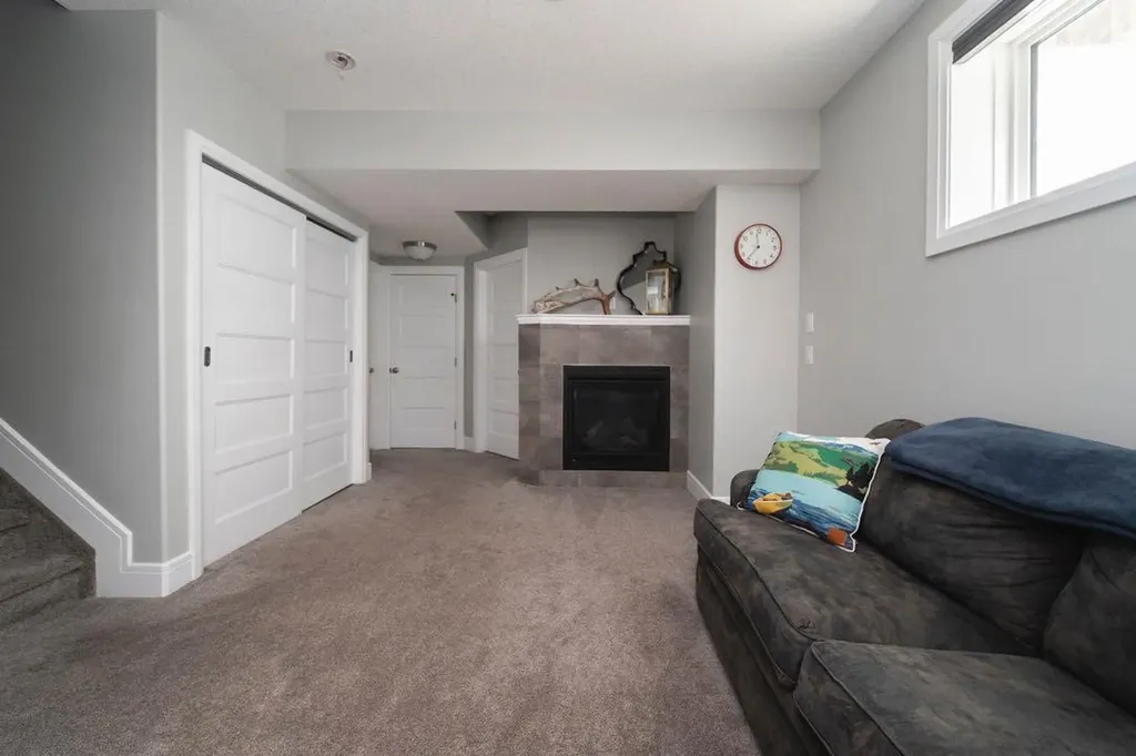 121 Roy Lane Fort Mcmurray AB T9J 1L9