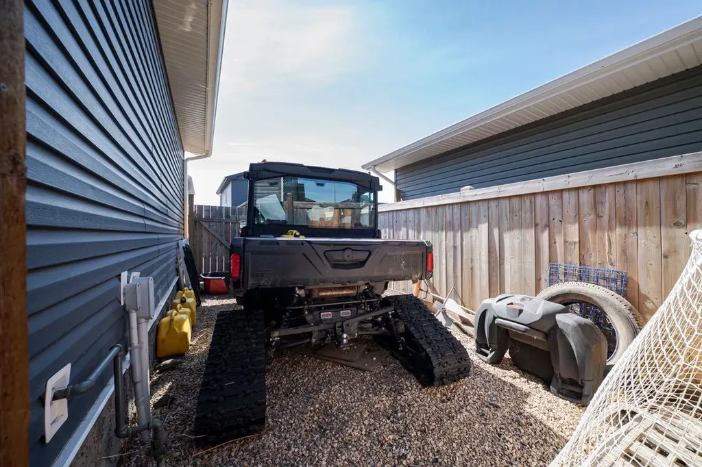 121 Roy Lane Fort Mcmurray AB T9J 1L9
