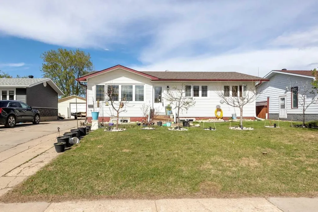 34 Biggs Avenue Fort Mcmurray AB T9H 1M1