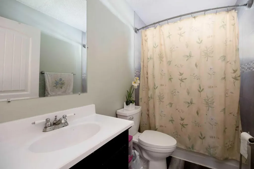 34 Biggs Avenue Fort Mcmurray AB T9H 1M1