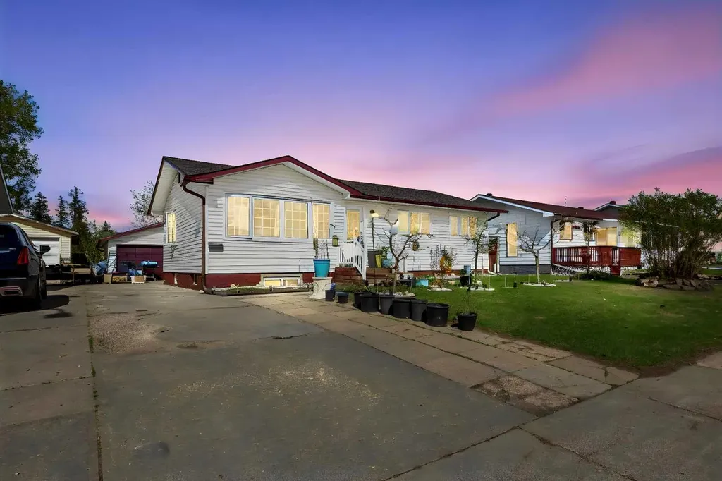 34 Biggs Avenue Fort Mcmurray AB T9H 1M1