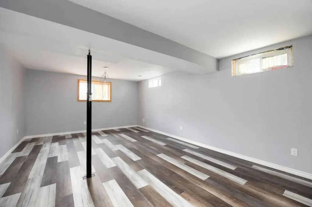 34 Biggs Avenue Fort Mcmurray AB T9H 1M1