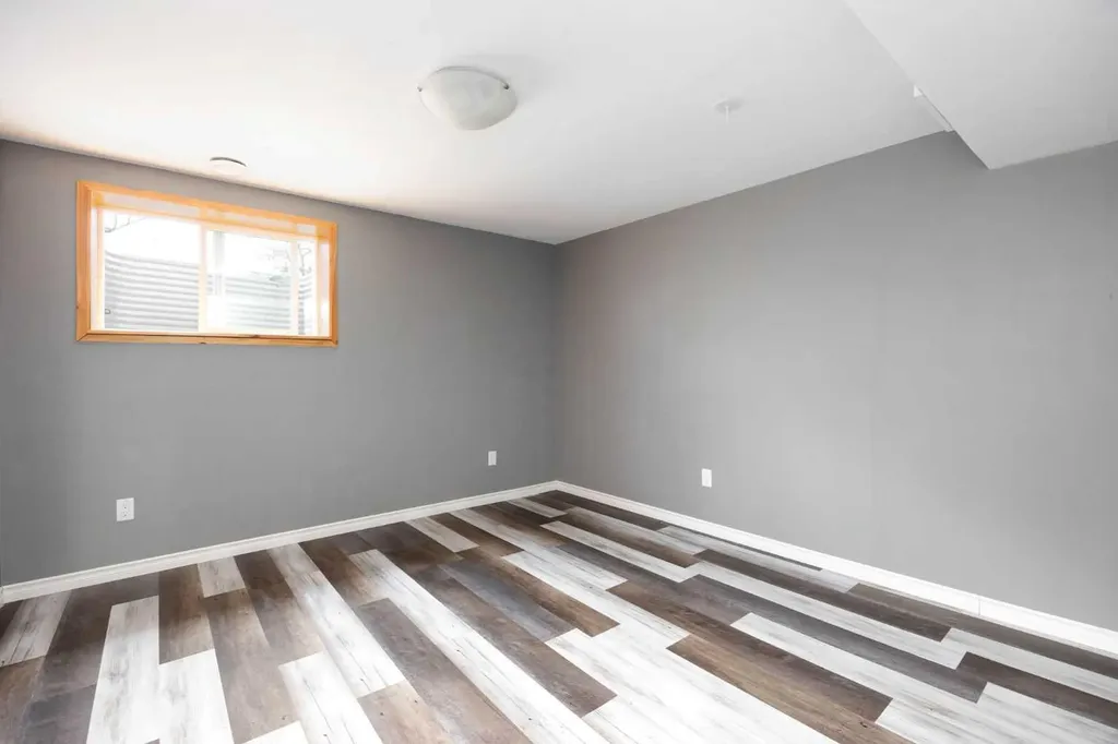 34 Biggs Avenue Fort Mcmurray AB T9H 1M1