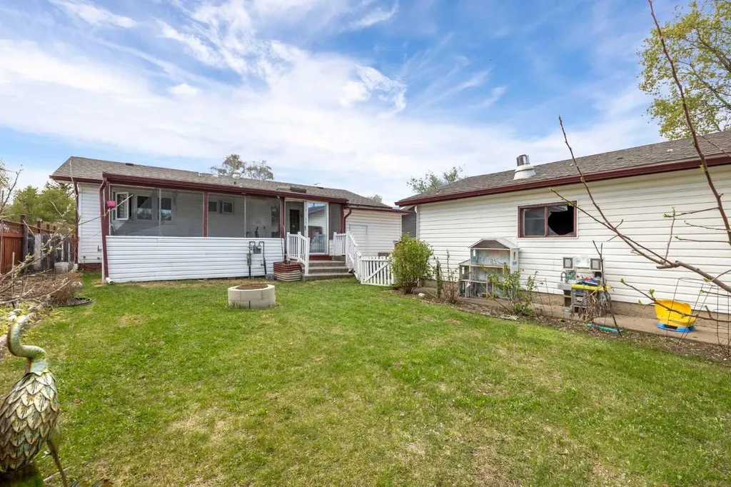 34 Biggs Avenue Fort Mcmurray AB T9H 1M1