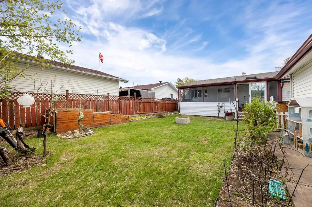 34 Biggs Avenue Fort Mcmurray AB T9H 1M1