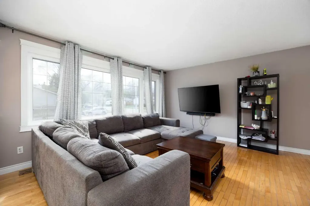 34 Biggs Avenue Fort Mcmurray AB T9H 1M1