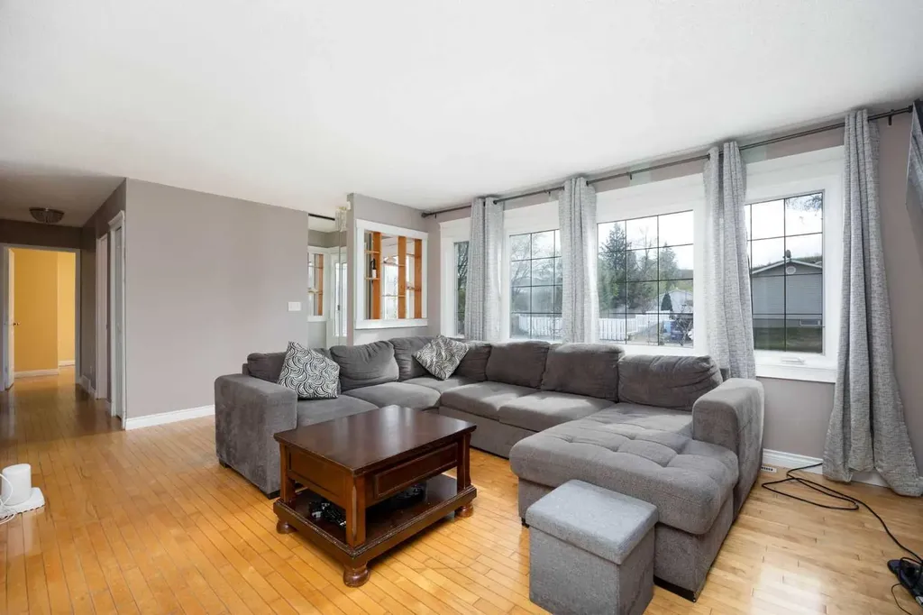 34 Biggs Avenue Fort Mcmurray AB T9H 1M1