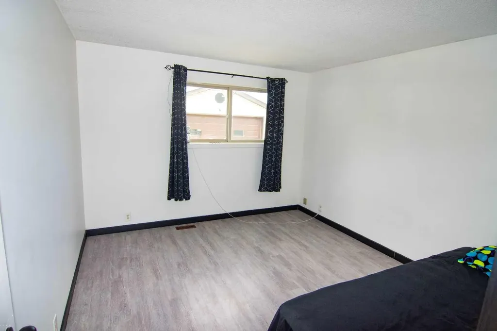124 Abingdon Way NE Calgary AB T2A 6R8