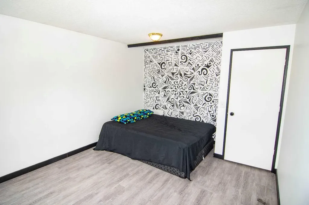 124 Abingdon Way NE Calgary AB T2A 6R8