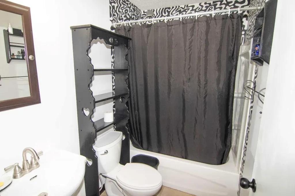 124 Abingdon Way NE Calgary AB T2A 6R8