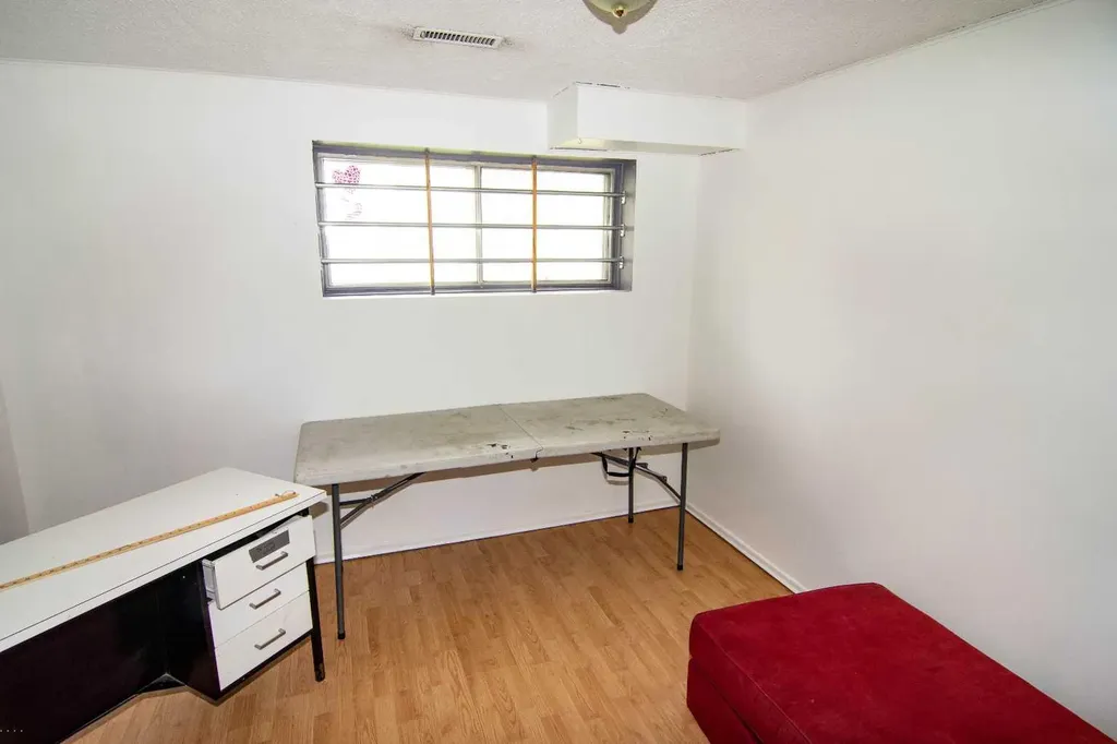 124 Abingdon Way NE Calgary AB T2A 6R8