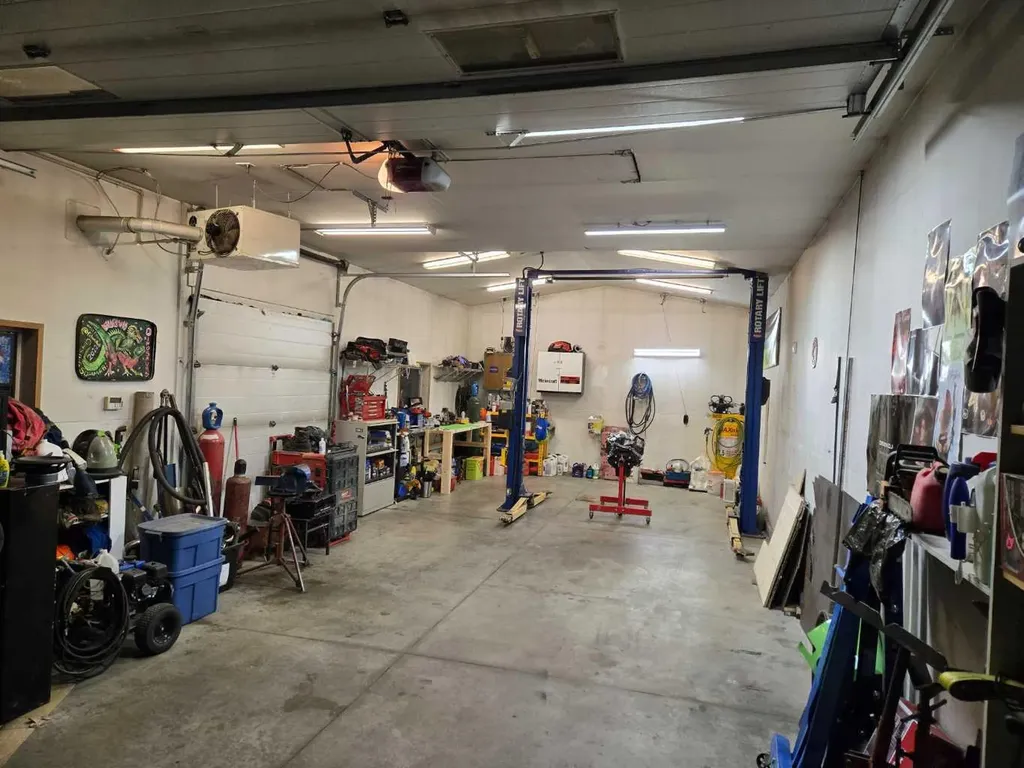 124 Abingdon Way NE Calgary AB T2A 6R8